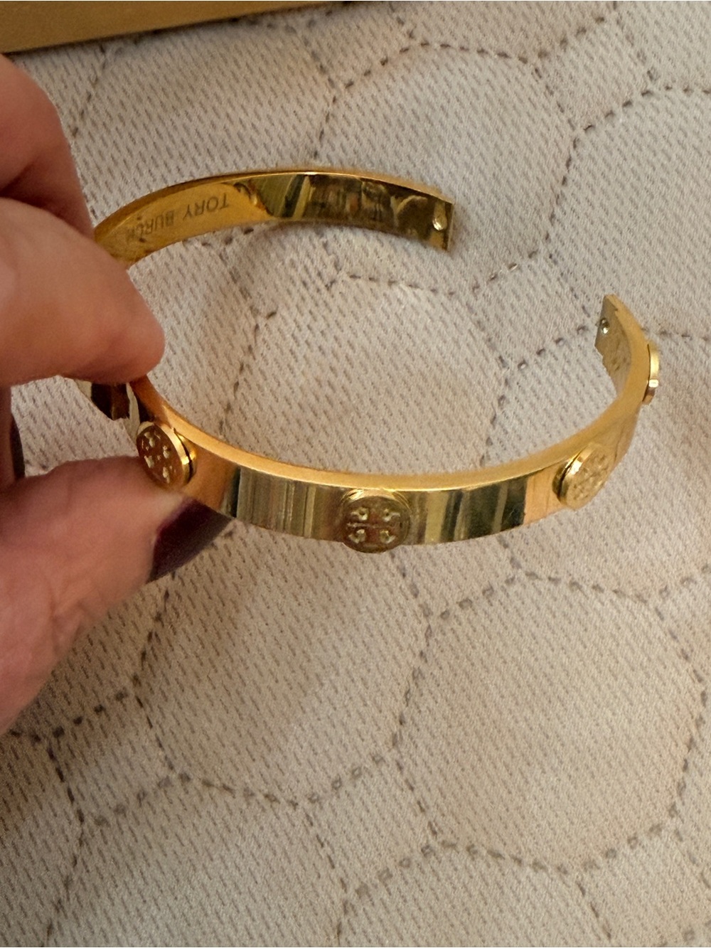 Tory Burch EUC Gold
Tone Miller Logo Stud Hinge
Bangle Bracelet with Dust
Bag - Picture 7 of 12